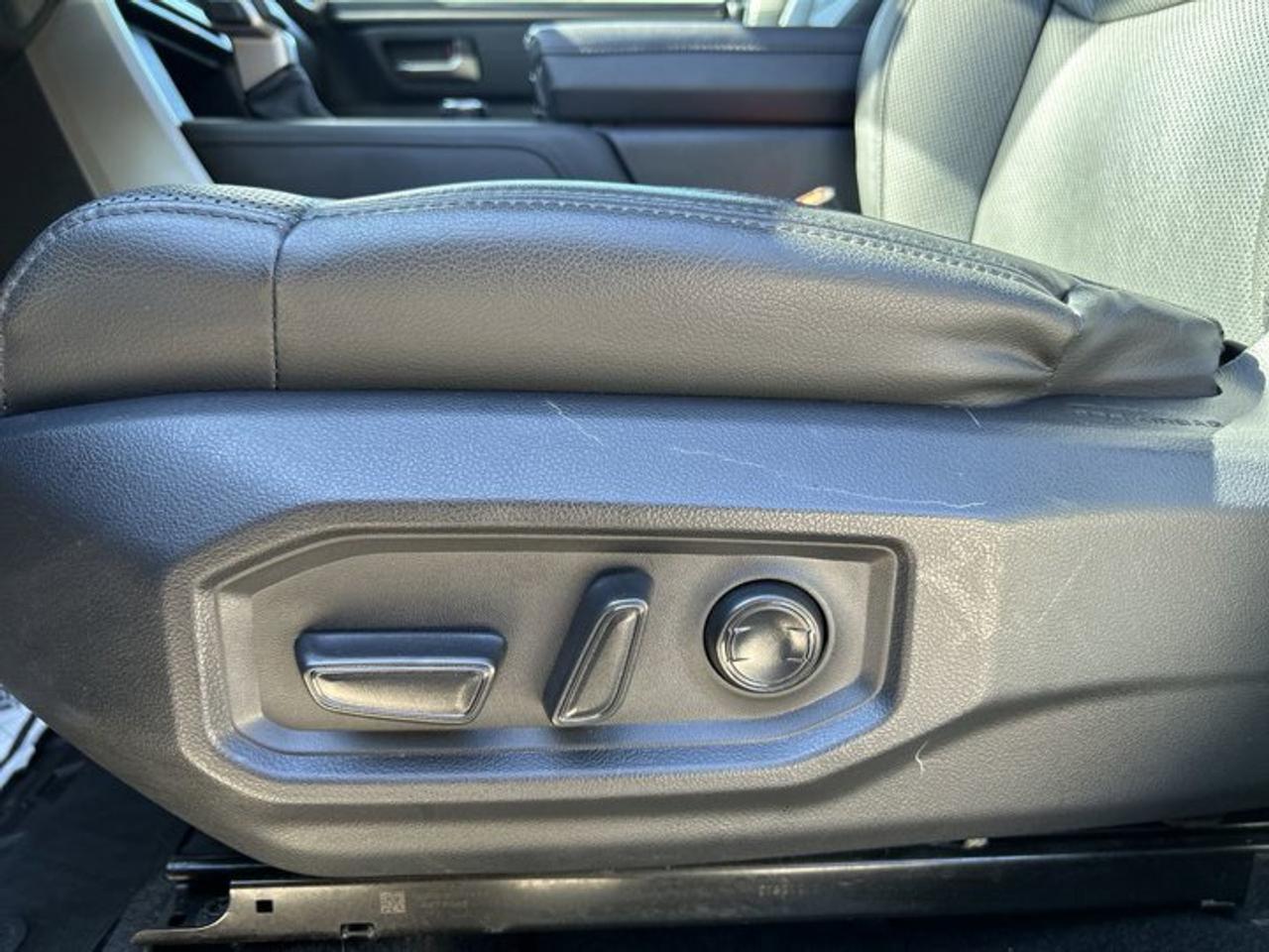 2023 Toyota Tundra Limited Crewmax 4x4 | No Accidents | Leather Seats| Ventilated Seats | Panoramic Roof Photo