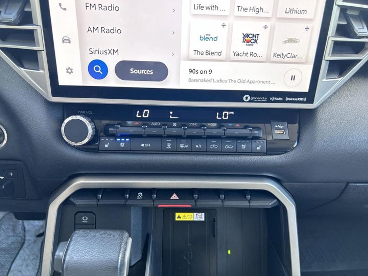 2023 Toyota Tundra Limited Crewmax 4x4 | No Accidents | Leather Seats| Ventilated Seats | Panoramic Roof Photo
