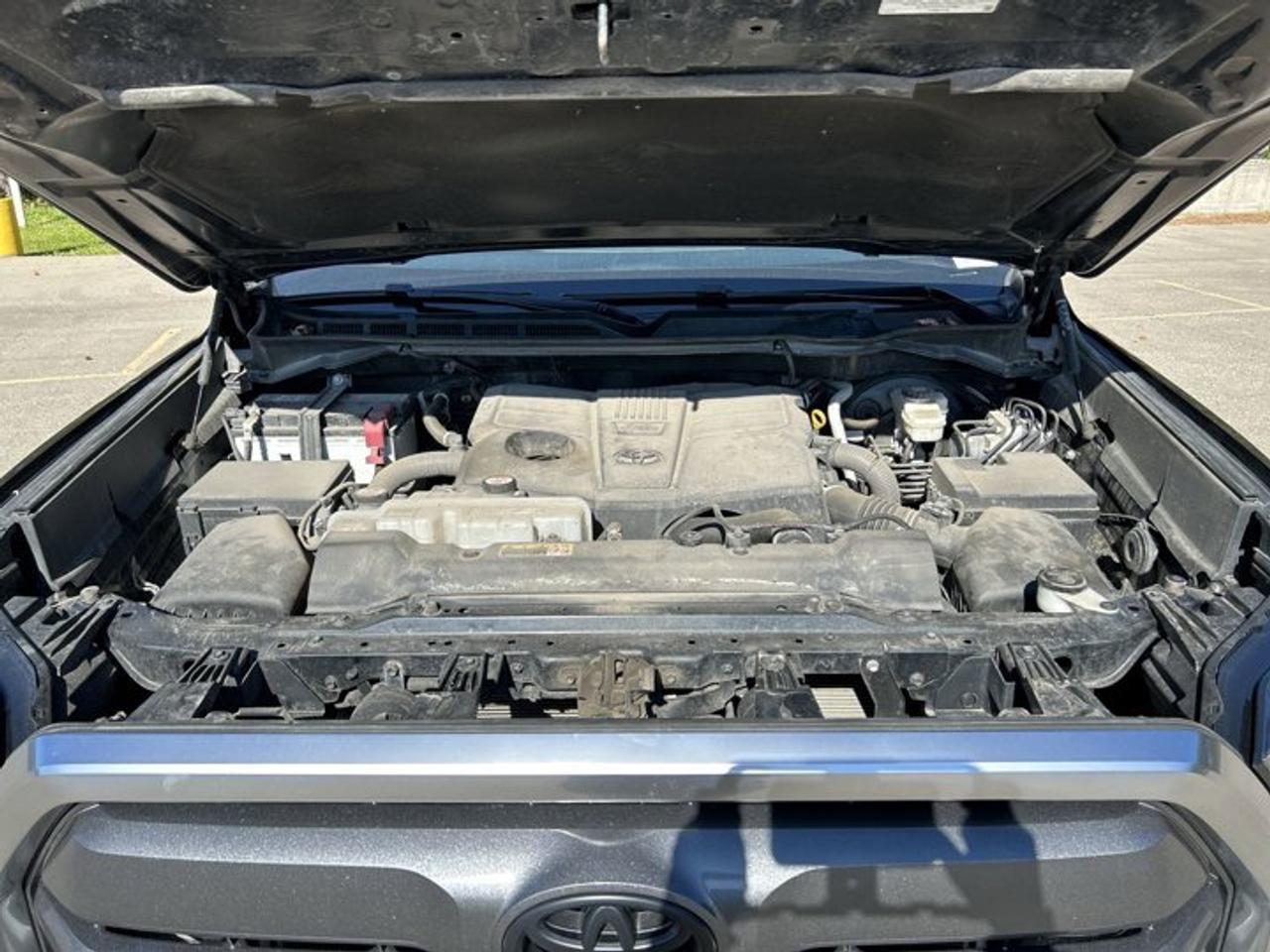 2023 Toyota Tundra Limited Crewmax 4x4 | No Accidents | Leather Seats| Ventilated Seats | Panoramic Roof Photo