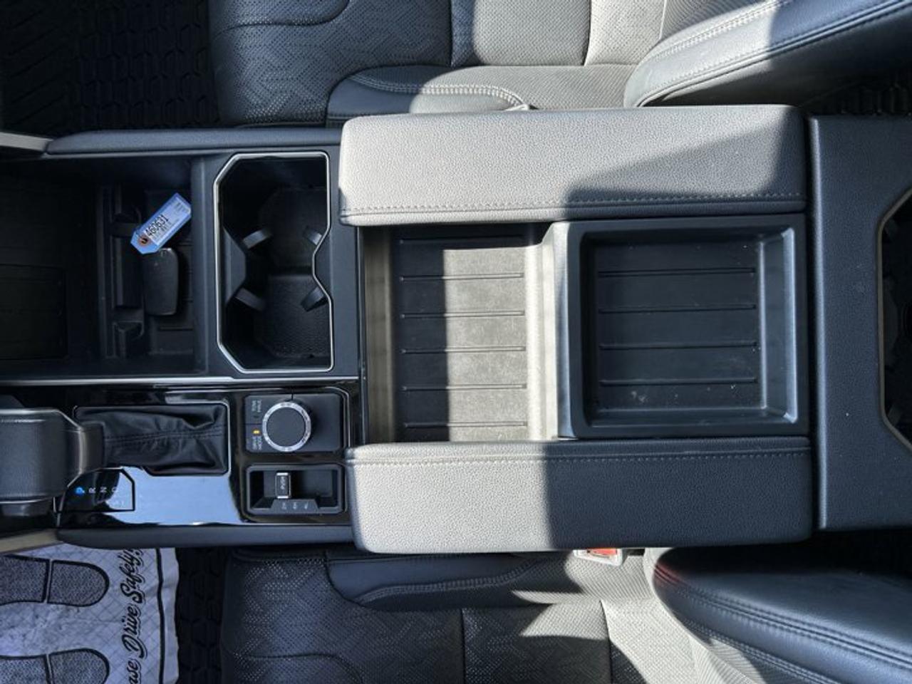2023 Toyota Tundra Limited Crewmax 4x4 | No Accidents | Leather Seats| Ventilated Seats | Panoramic Roof Photo