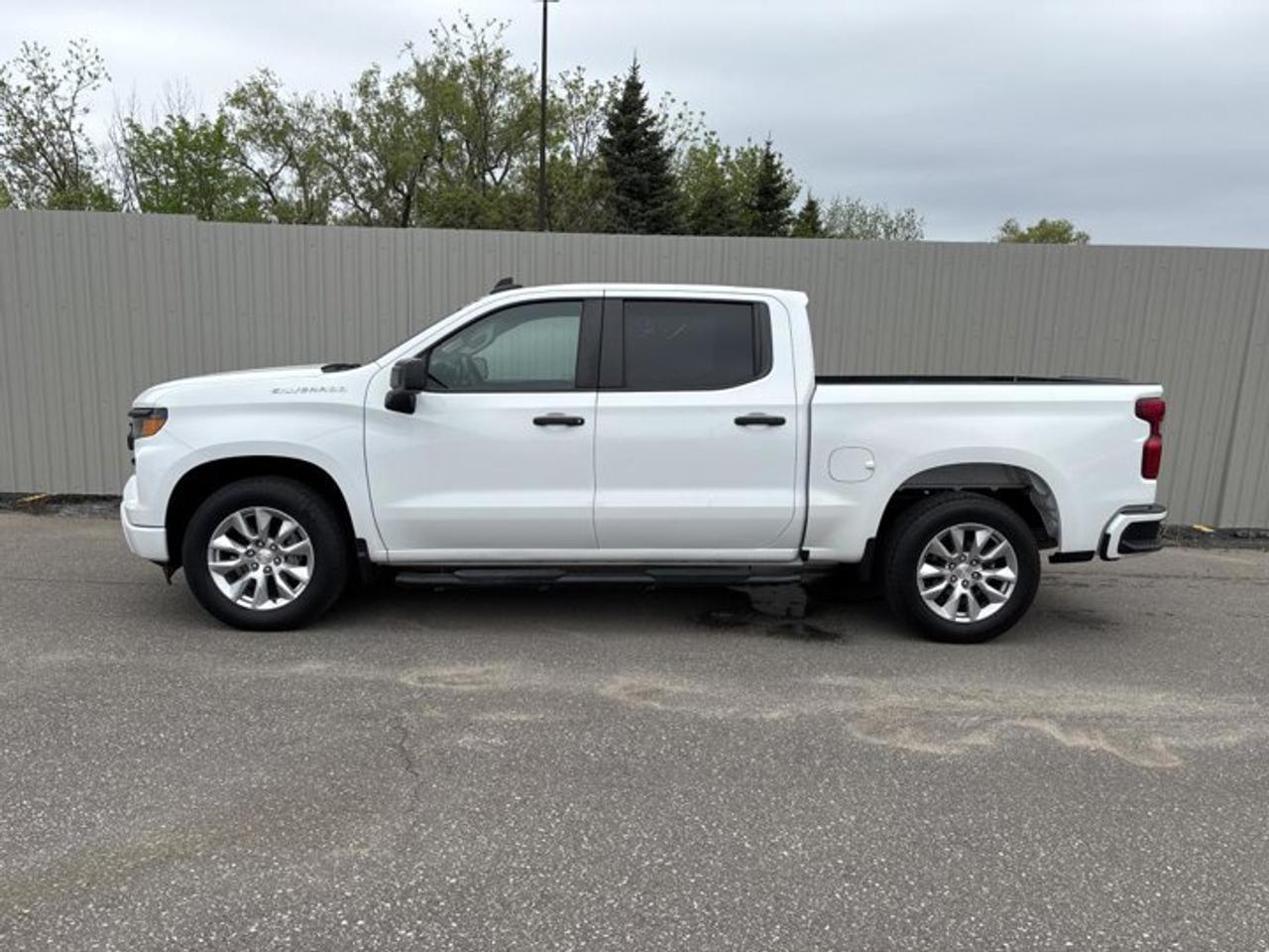 2022 Chevrolet Silverado 1500 Custom Crew Cab 4WD Photo
