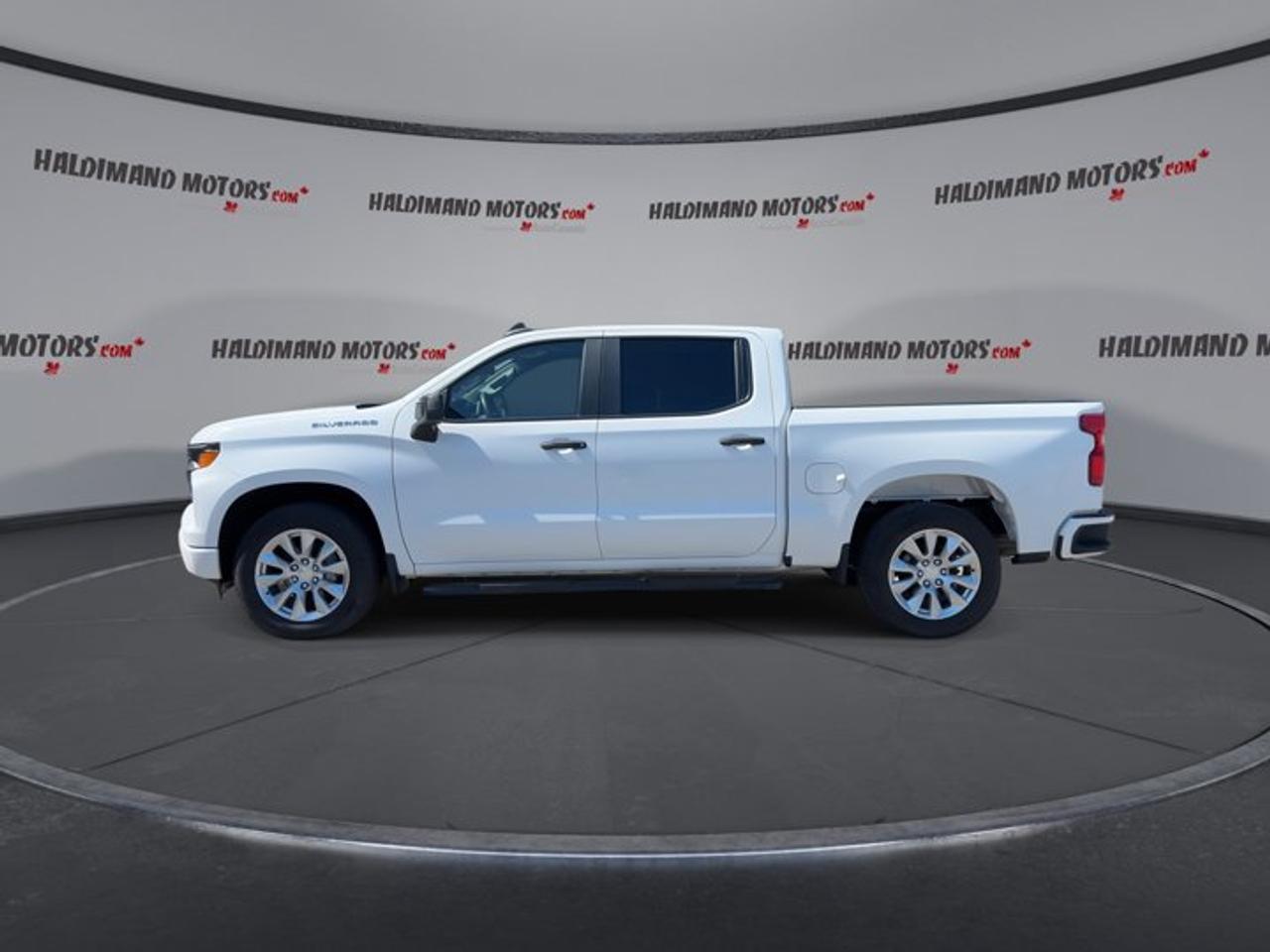 2022 Chevrolet Silverado 1500 Custom Crew Cab 4WD Photo