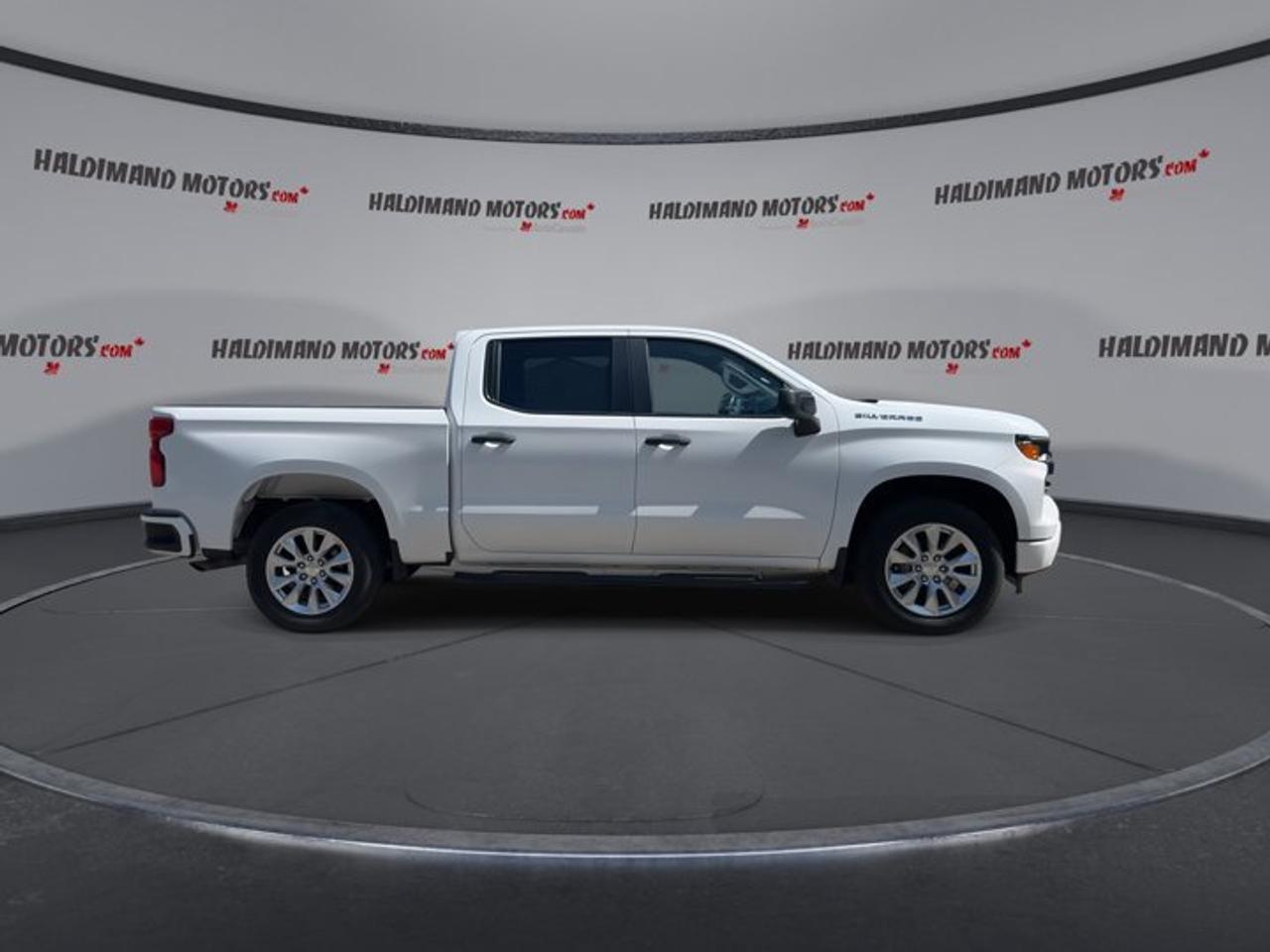 2022 Chevrolet Silverado 1500 Custom Crew Cab 4WD Photo