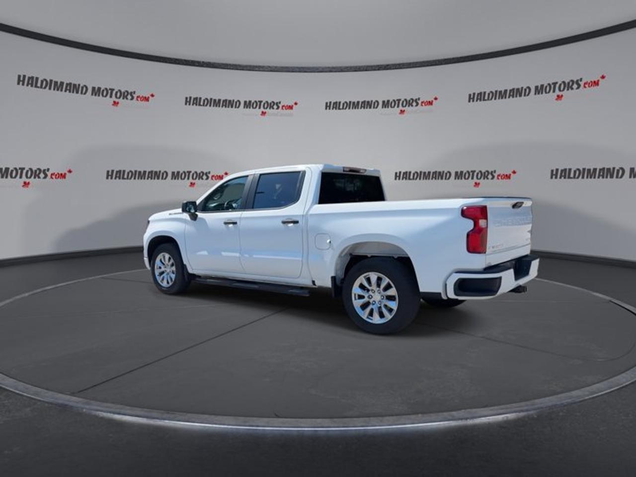 2022 Chevrolet Silverado 1500 Custom Crew Cab 4WD Photo
