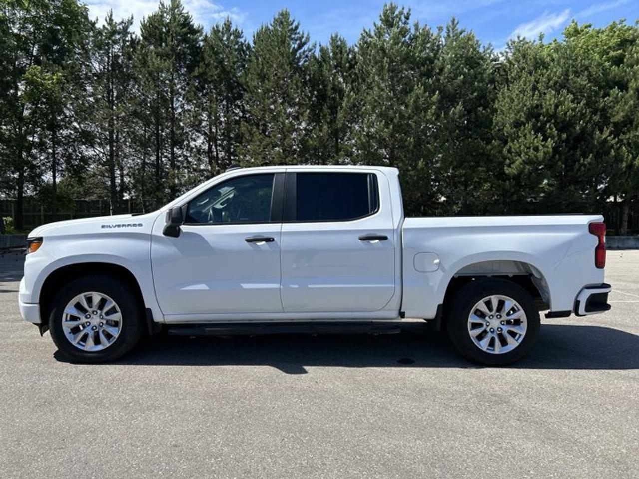 2022 Chevrolet Silverado 1500 Custom Crew Cab 4WD Photo