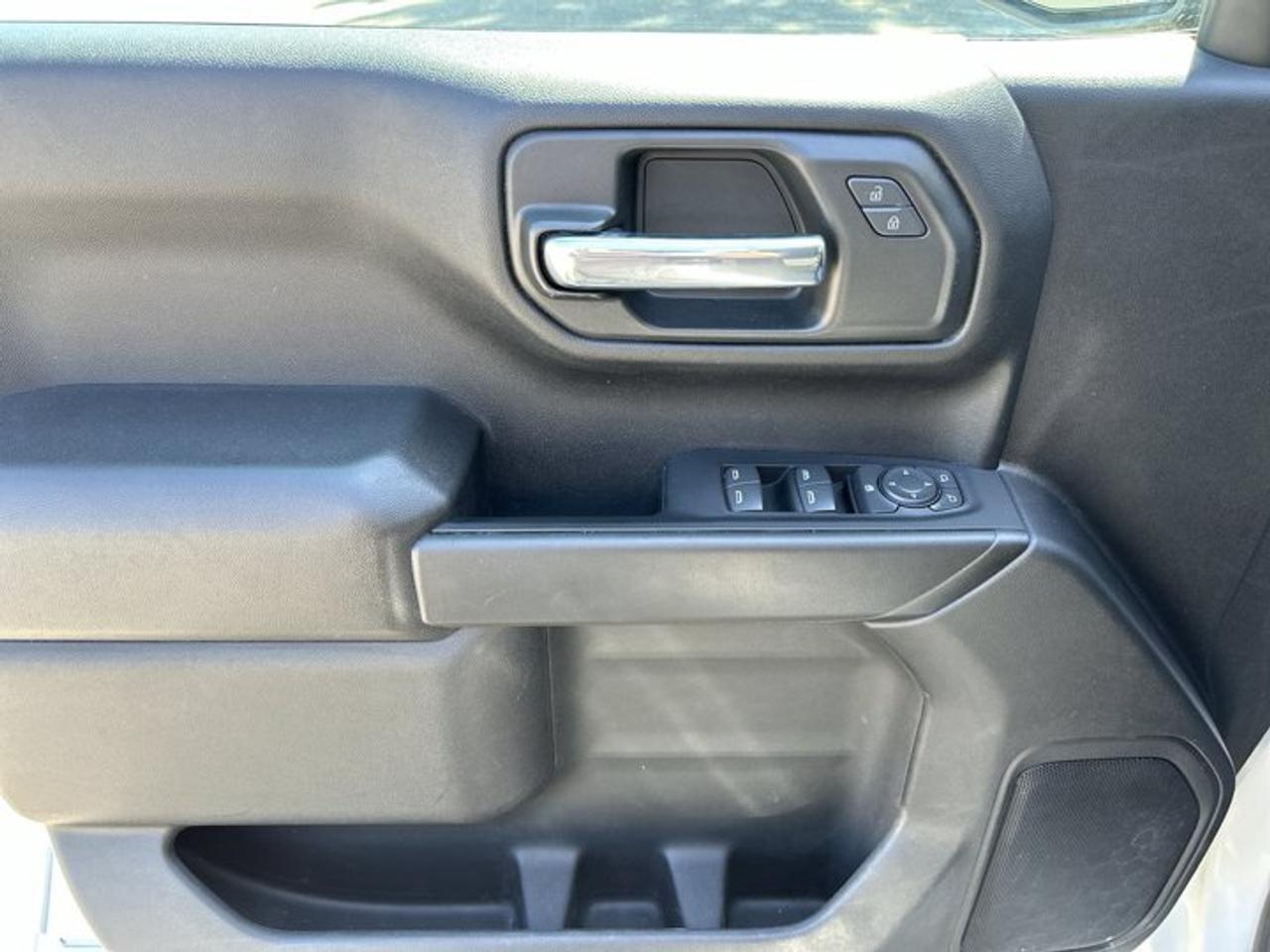 2022 Chevrolet Silverado 1500 Custom Crew Cab 4WD Photo