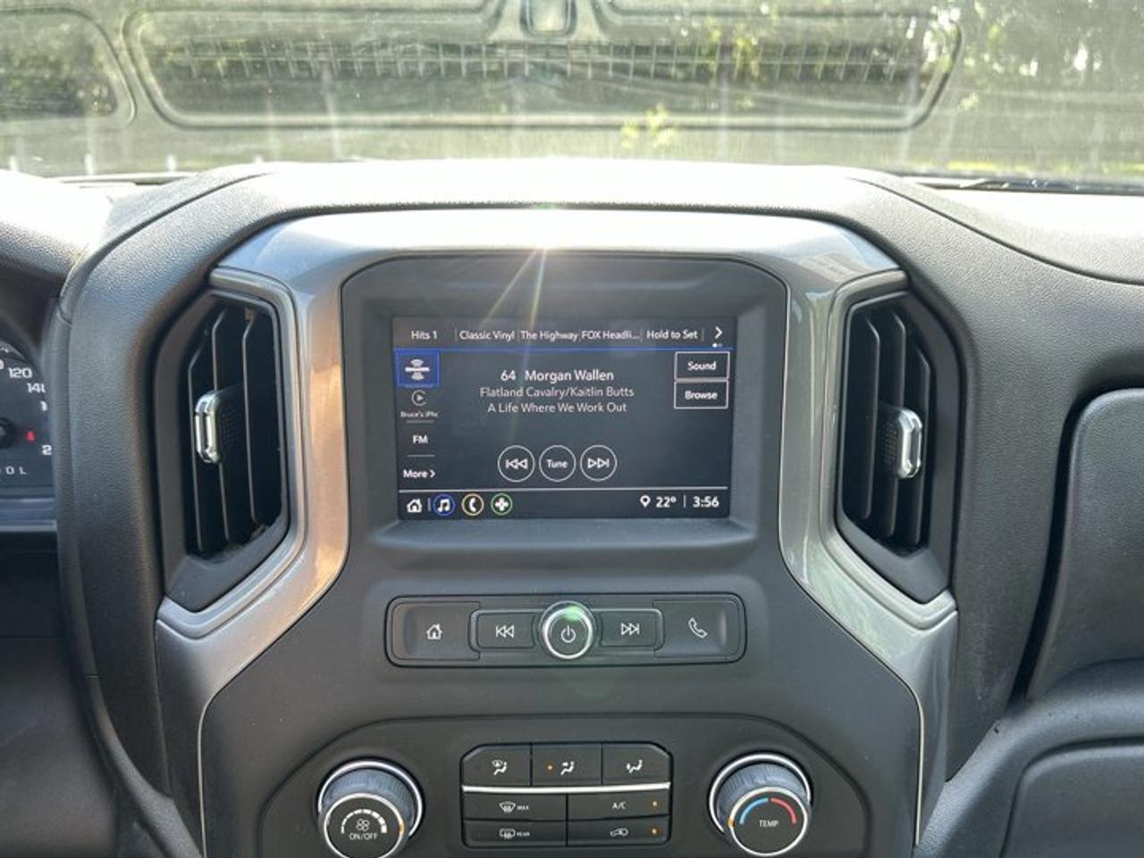 2022 Chevrolet Silverado 1500 Custom Crew Cab 4WD Photo