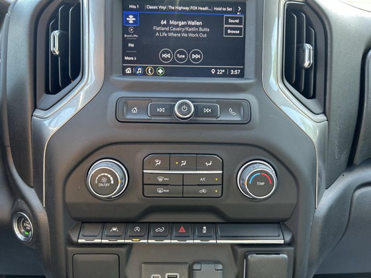 2022 Chevrolet Silverado 1500 Custom Crew Cab 4WD Photo
