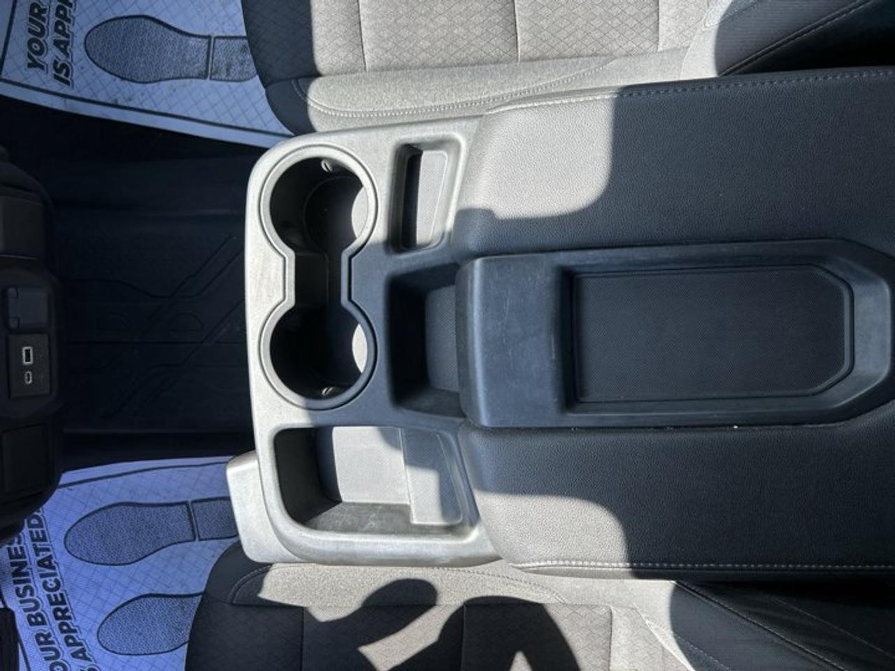 2022 Chevrolet Silverado 1500 Custom Crew Cab 4WD Photo