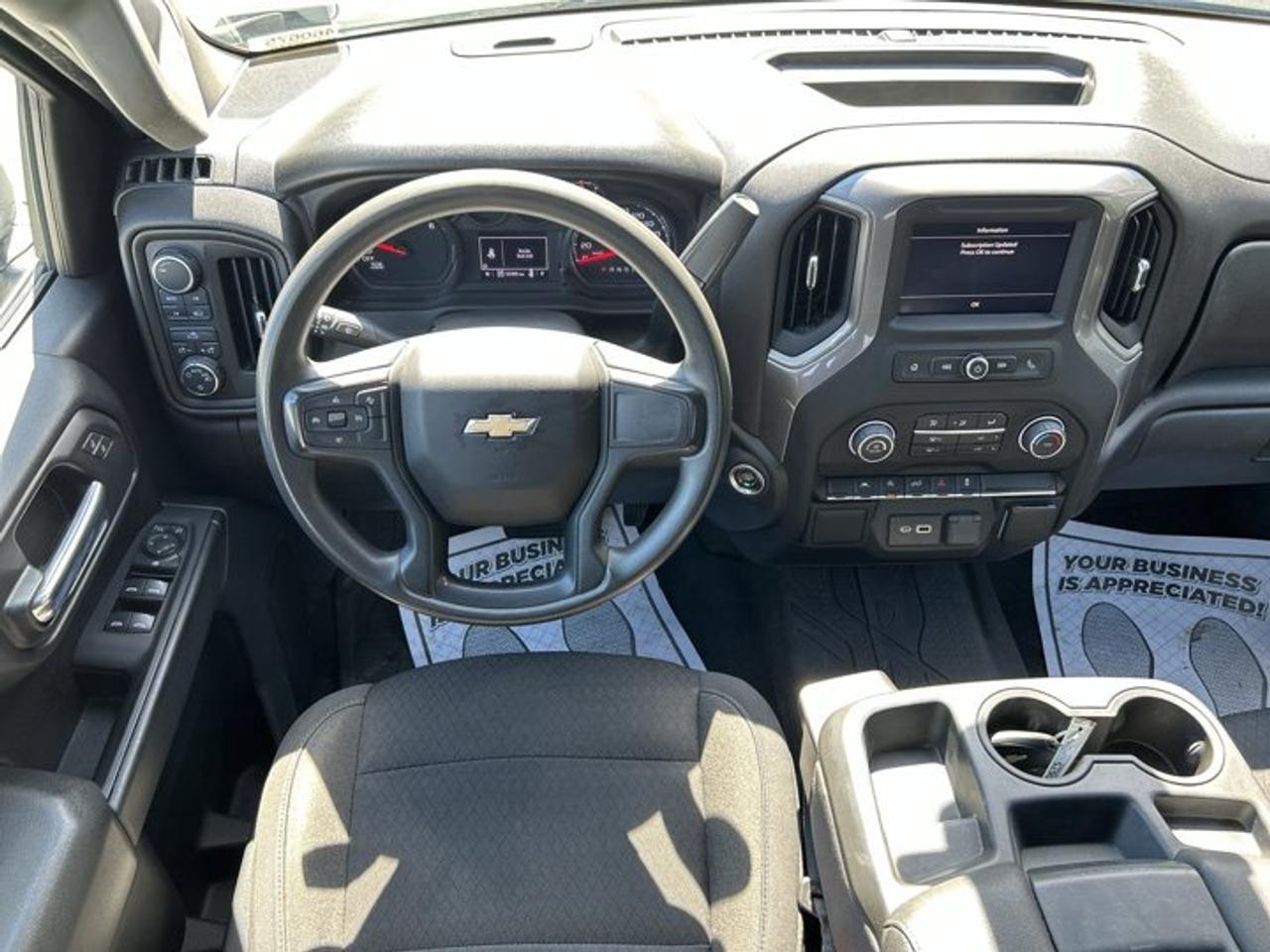2022 Chevrolet Silverado 1500 Custom Crew Cab 4WD Photo