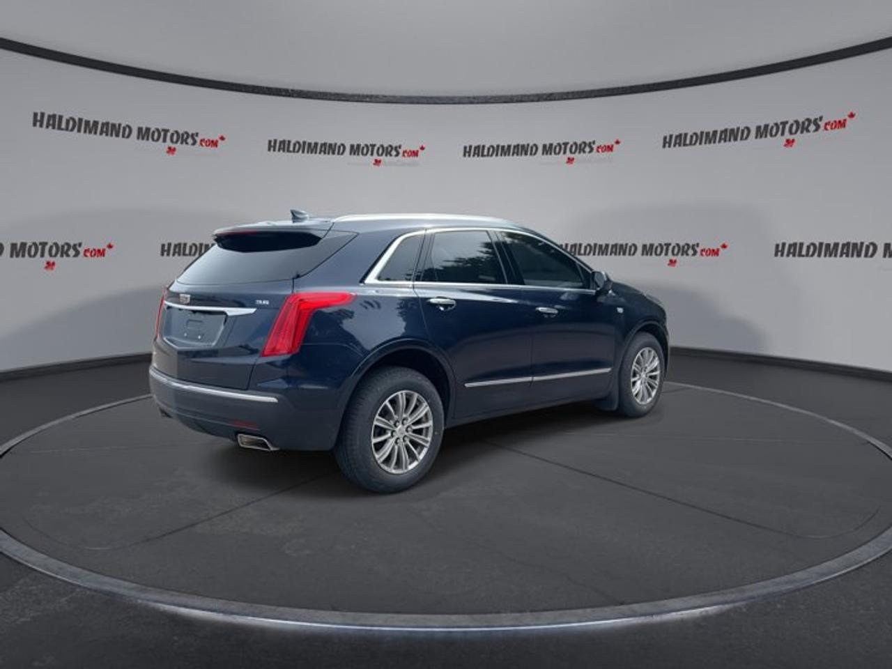 2017 Cadillac XT5 Luxury AWD | Panoramic Sunroof | Leather Seats Photo