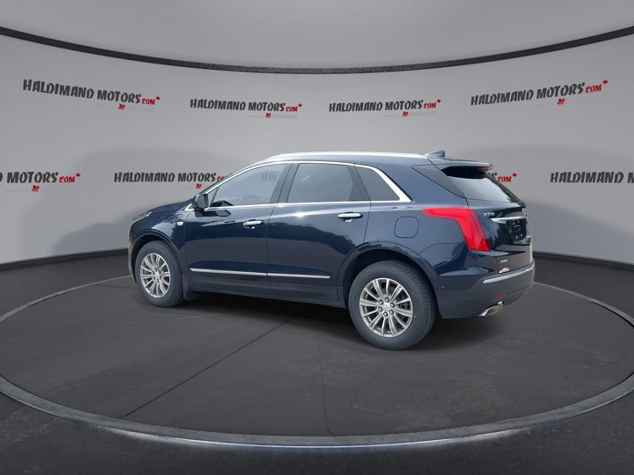 2017 Cadillac XT5 Luxury AWD | Panoramic Sunroof | Leather Seats Photo