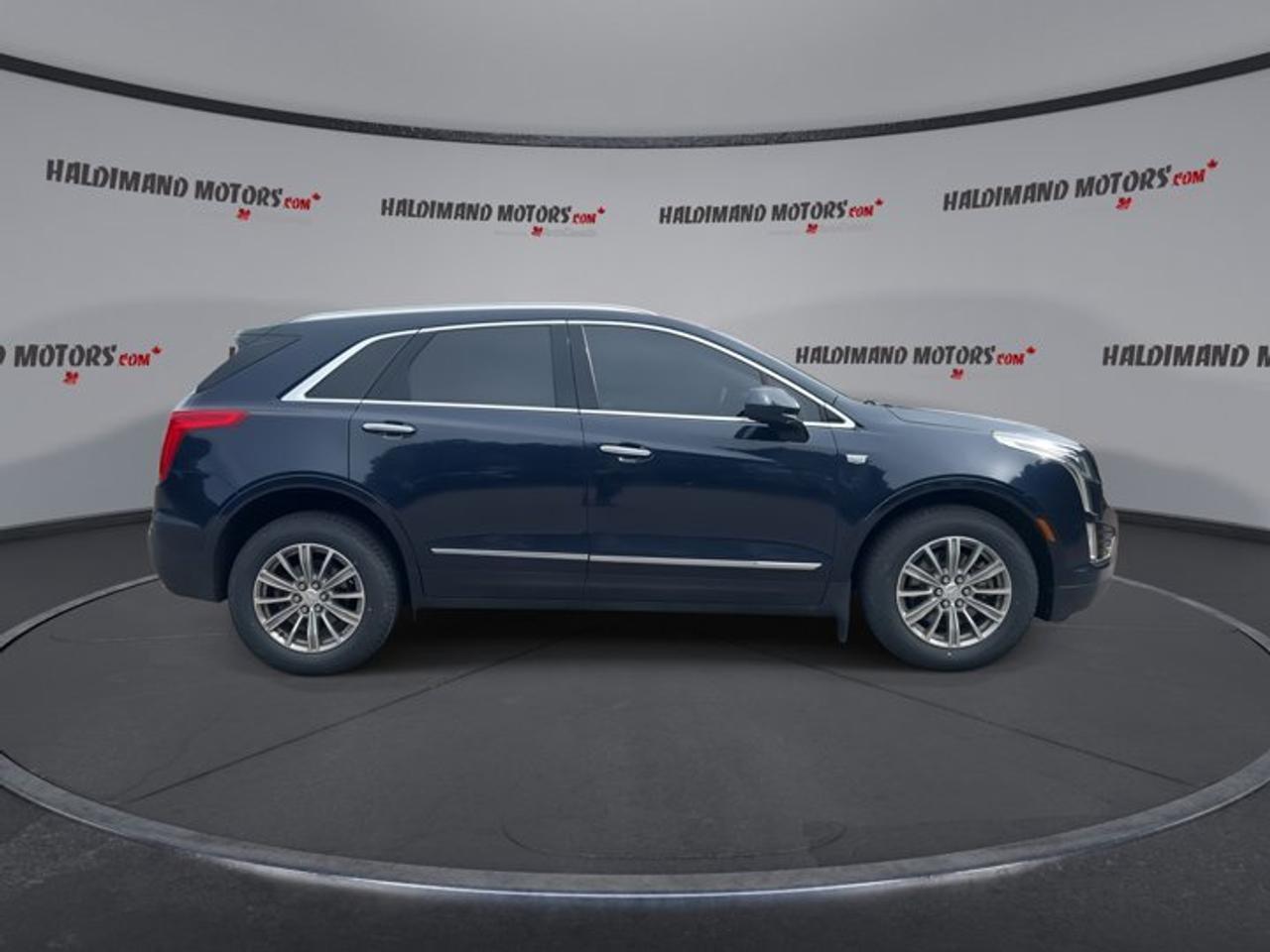 2017 Cadillac XT5 Luxury AWD | Panoramic Sunroof | Leather Seats Photo