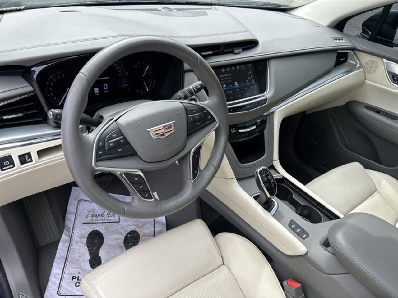 2017 Cadillac XT5 Luxury AWD | Panoramic Sunroof | Leather Seats Photo