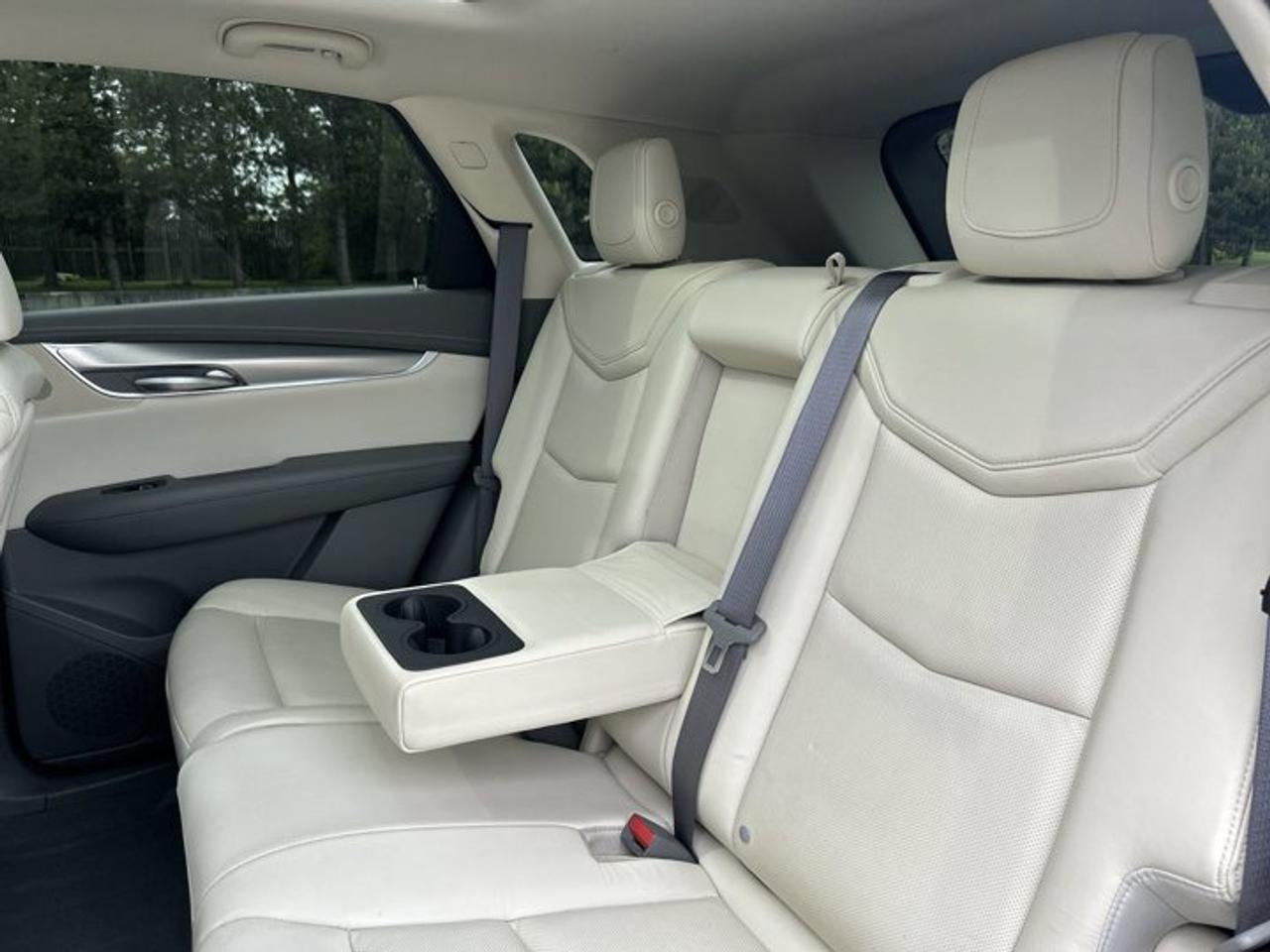 2017 Cadillac XT5 Luxury AWD | Panoramic Sunroof | Leather Seats Photo