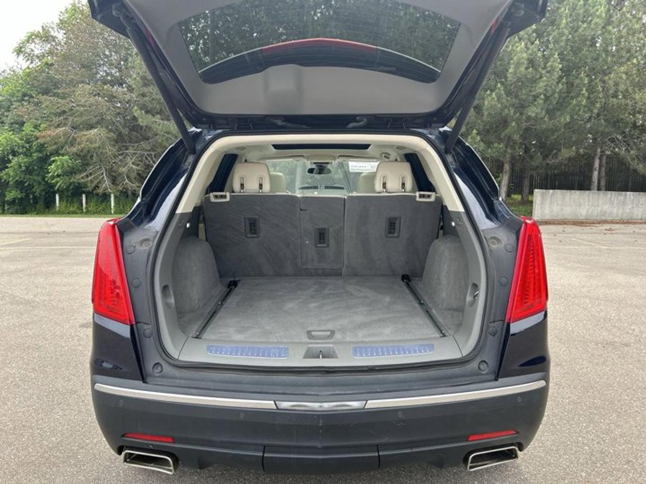 2017 Cadillac XT5 Luxury AWD | Panoramic Sunroof | Leather Seats Photo