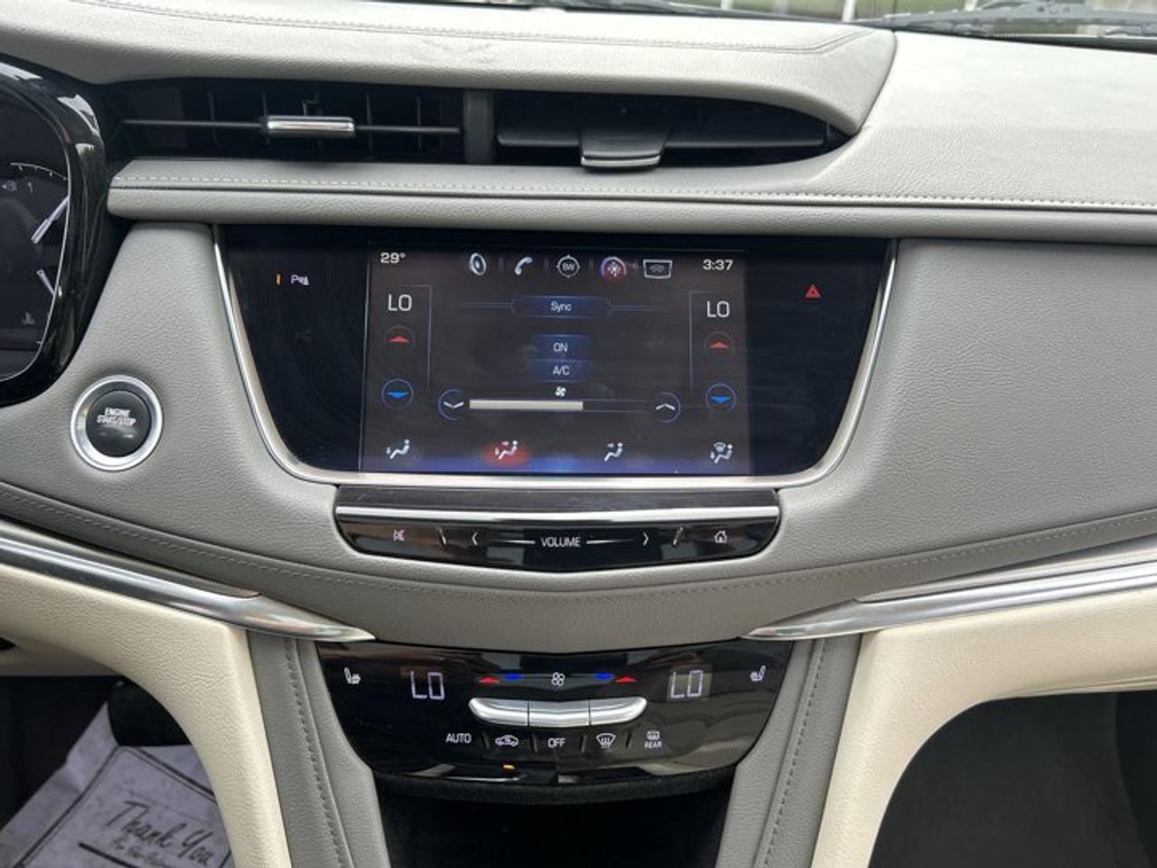 2017 Cadillac XT5 Luxury AWD | Panoramic Sunroof | Leather Seats Photo