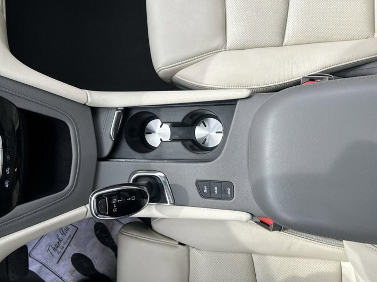 2017 Cadillac XT5 Luxury AWD | Panoramic Sunroof | Leather Seats Photo