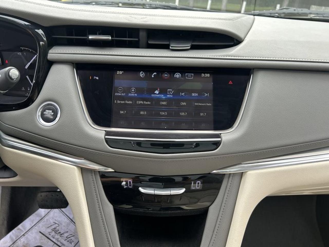2017 Cadillac XT5 Luxury AWD | Panoramic Sunroof | Leather Seats Photo