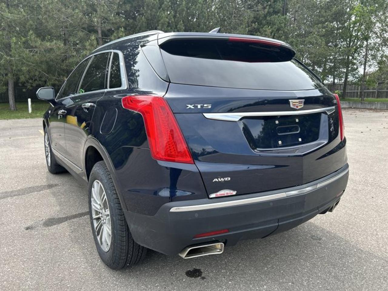 2017 Cadillac XT5 Luxury AWD | Panoramic Sunroof | Leather Seats Photo