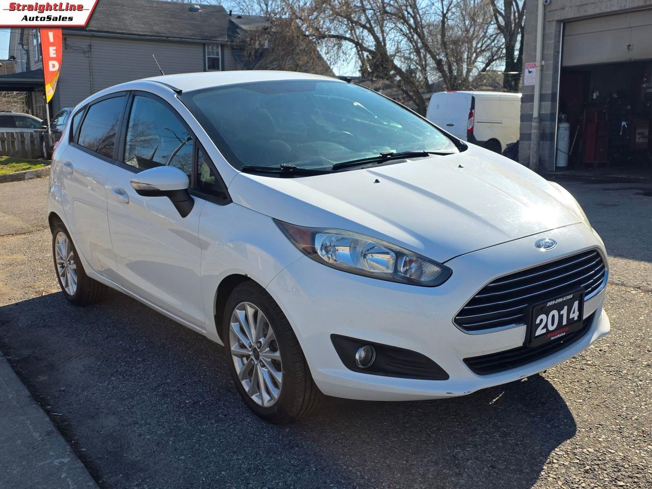 2014 Ford Fiesta SE Hatchback Photo3
