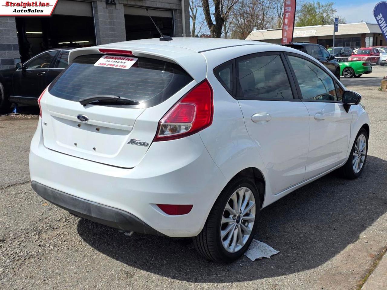 2014 Ford Fiesta SE Hatchback Photo