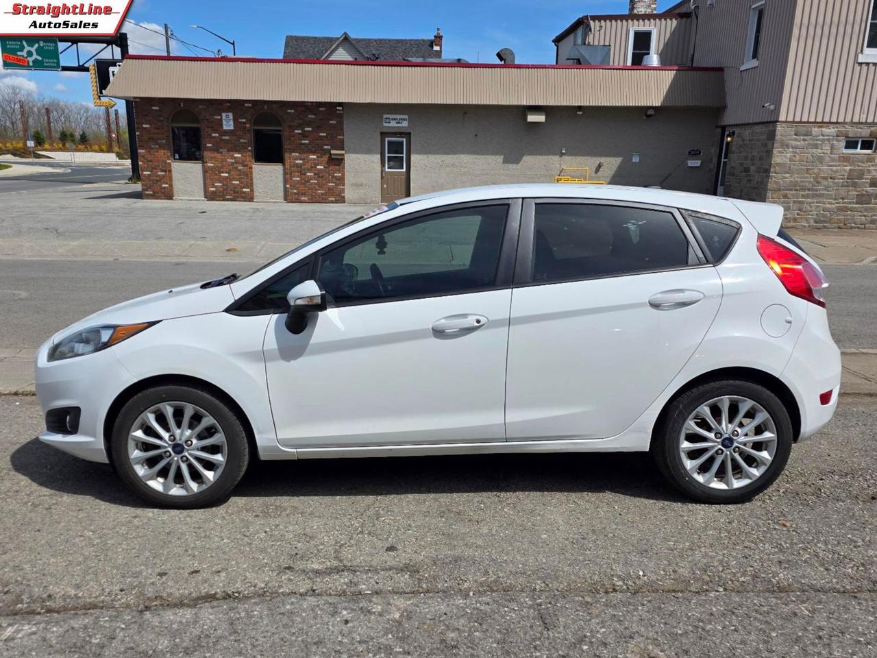 2014 Ford Fiesta SE Hatchback Photo