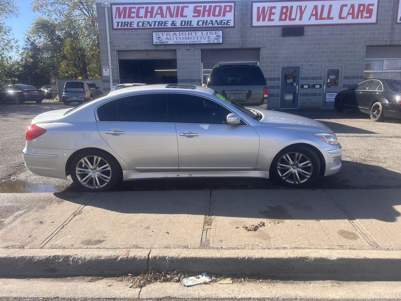 2012 Hyundai Genesis 4dr Sdn V6 w/Premium Pkg Photo