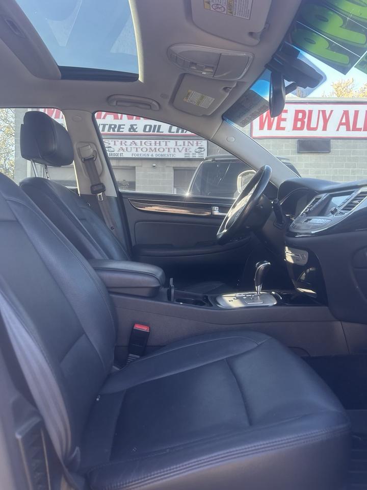 2012 Hyundai Genesis 4dr Sdn V6 w/Premium Pkg Photo