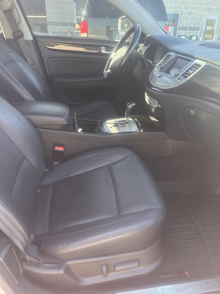 2012 Hyundai Genesis 3.8L Photo
