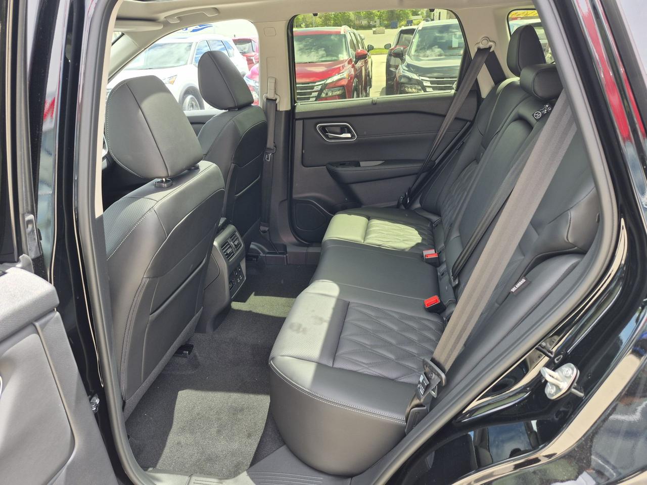 2026 Nissan ROGUE PLATINUM  Photo