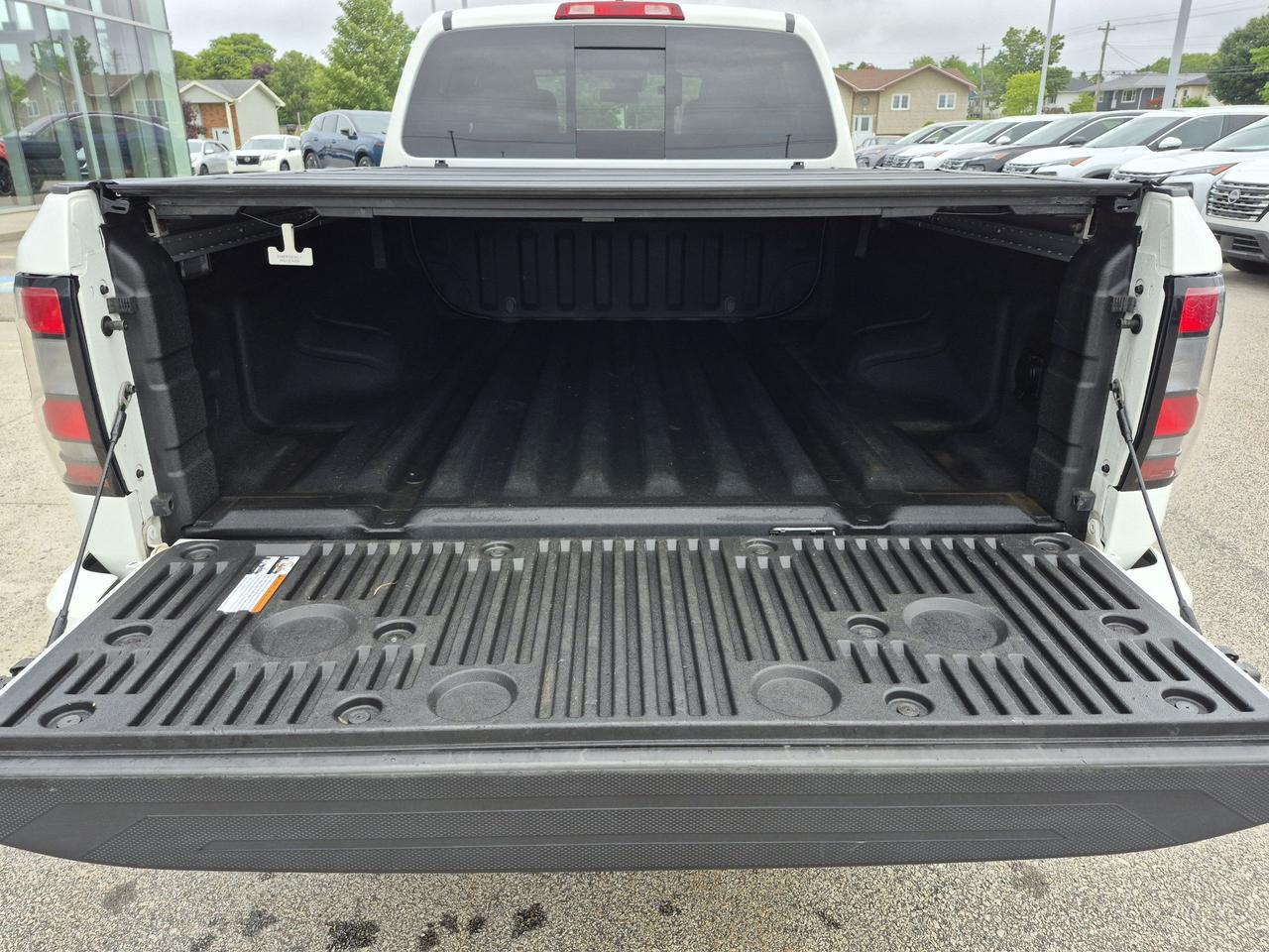 2023 Nissan Frontier SV Midnight Edition Photo