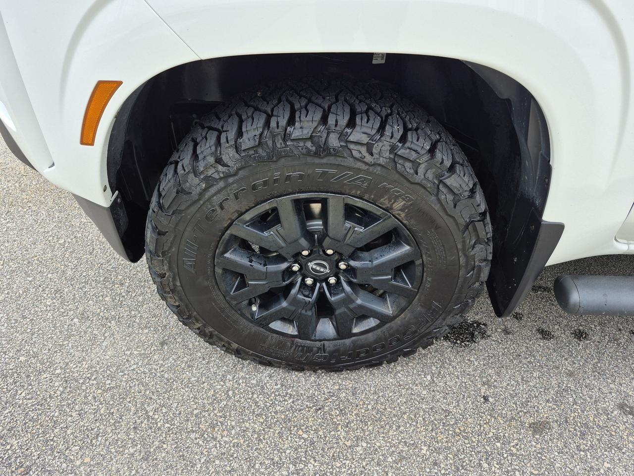 2023 Nissan Frontier SV Midnight Edition Photo