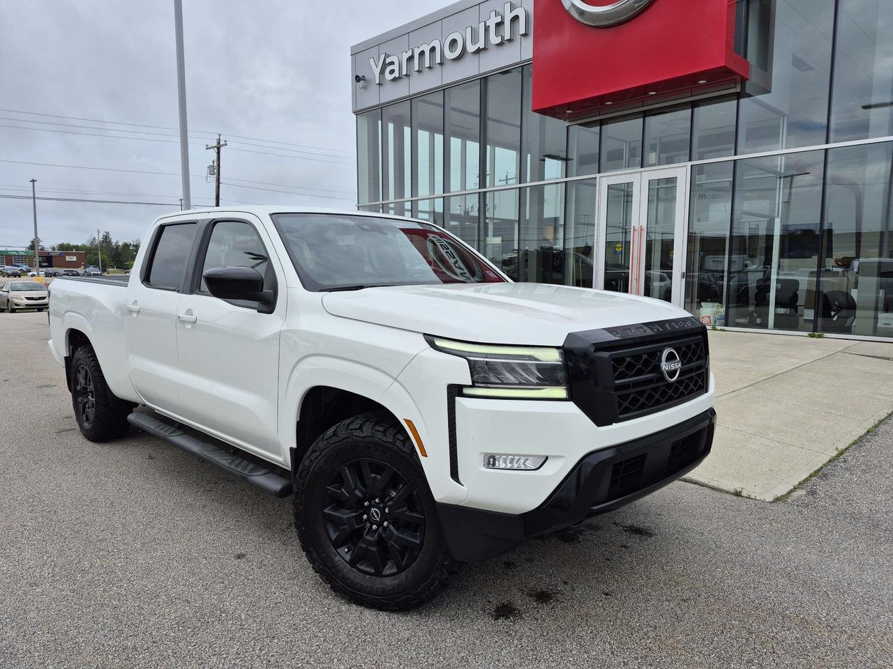 2023 Nissan Frontier SV Midnight Edition Photo
