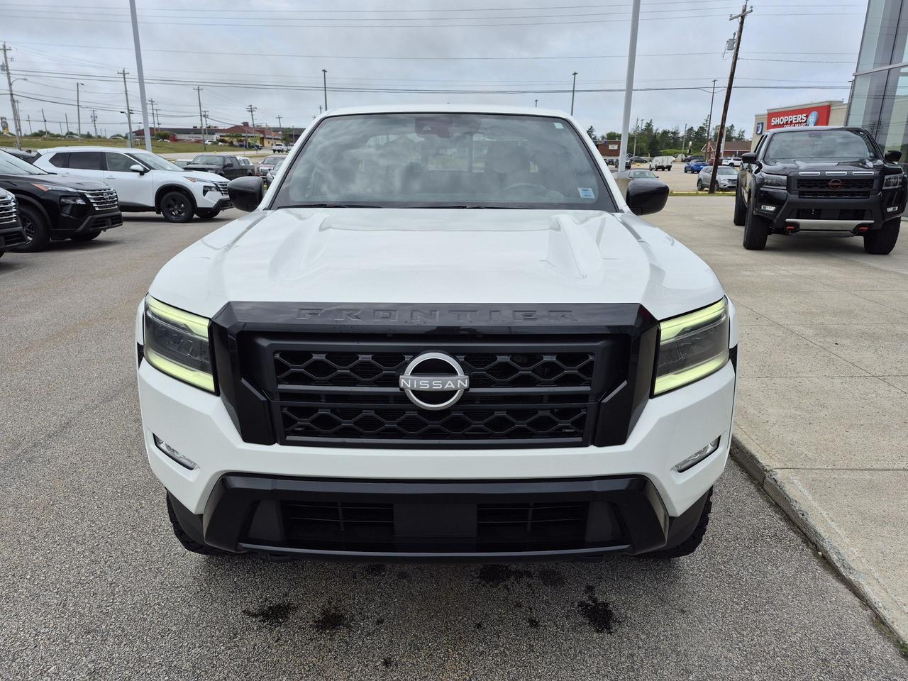 2023 Nissan Frontier SV Midnight Edition Photo