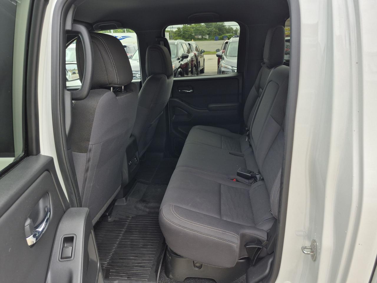 2023 Nissan Frontier SV Midnight Edition Photo
