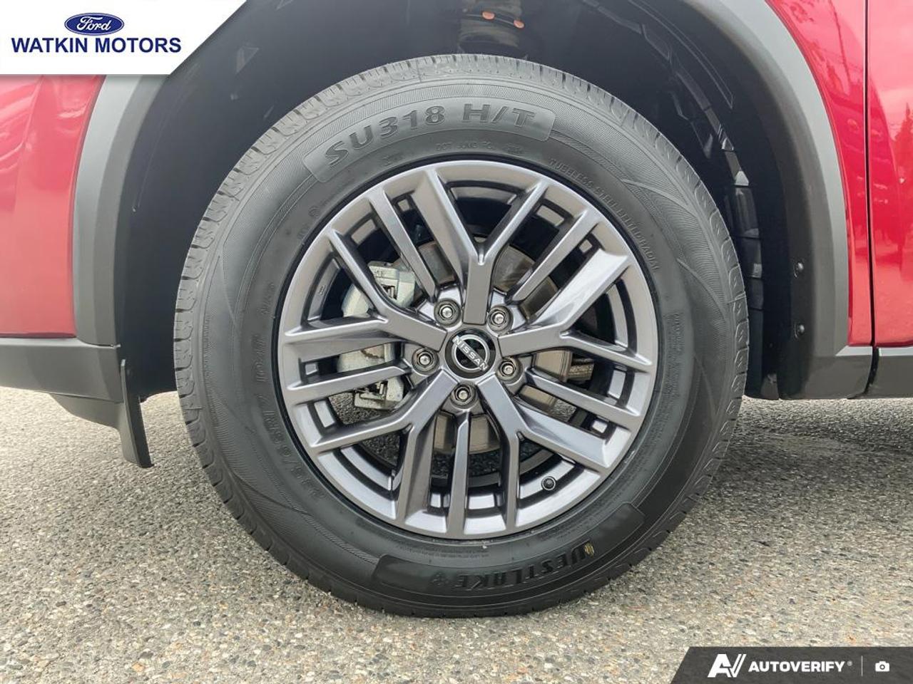 2025 Nissan Rogue AWD S Photo8
