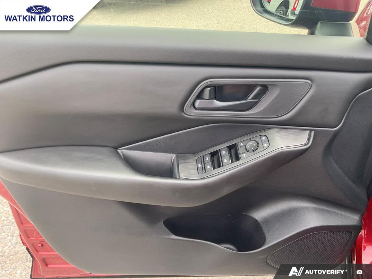 2025 Nissan Rogue AWD S Photo19