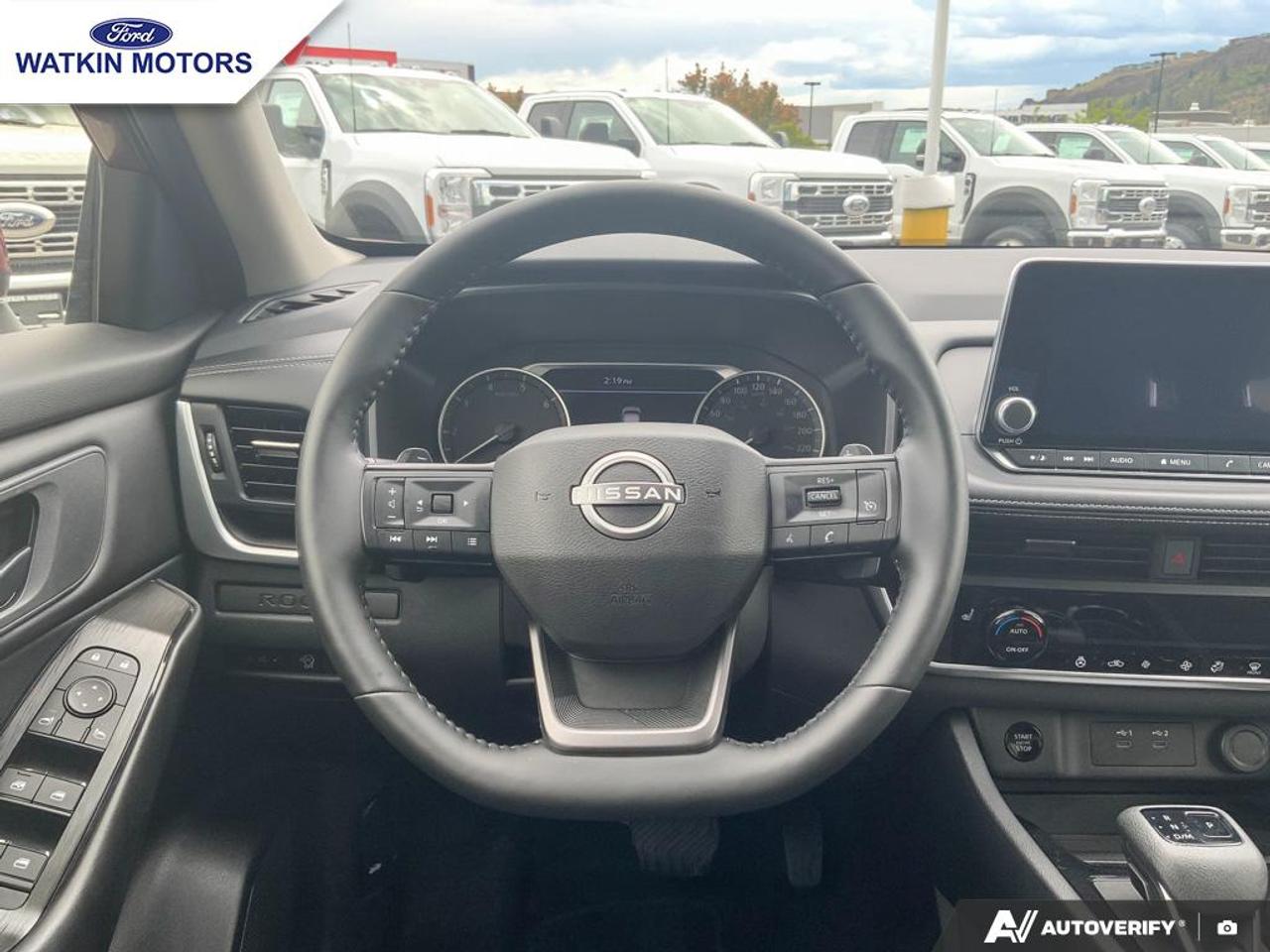 2025 Nissan Rogue AWD S Photo16