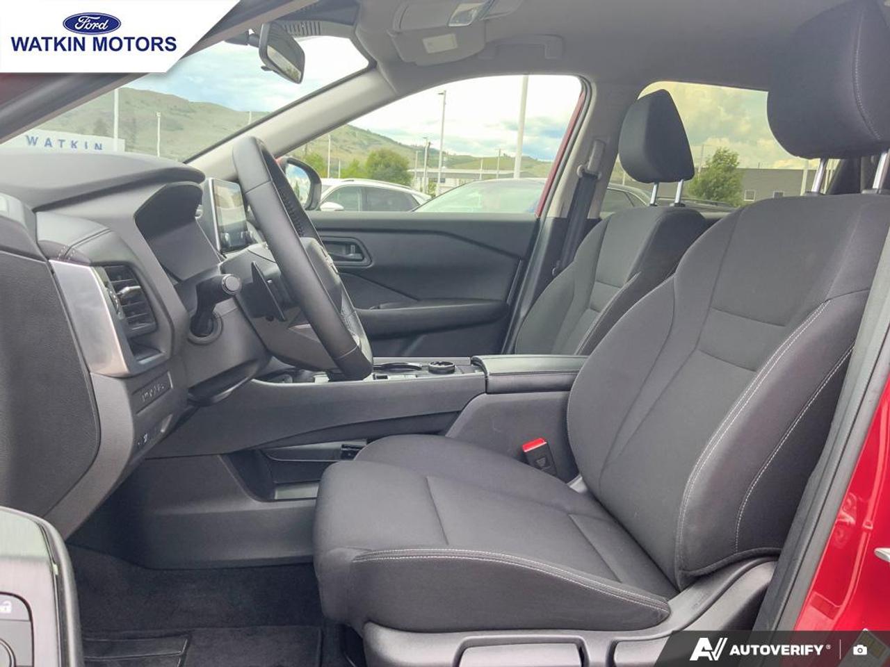 2025 Nissan Rogue AWD S Photo22