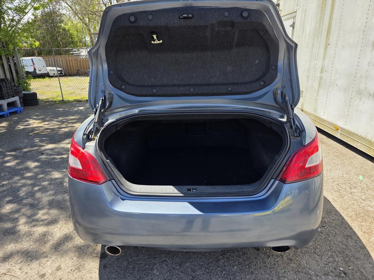 2011 Nissan Maxima S Photo
