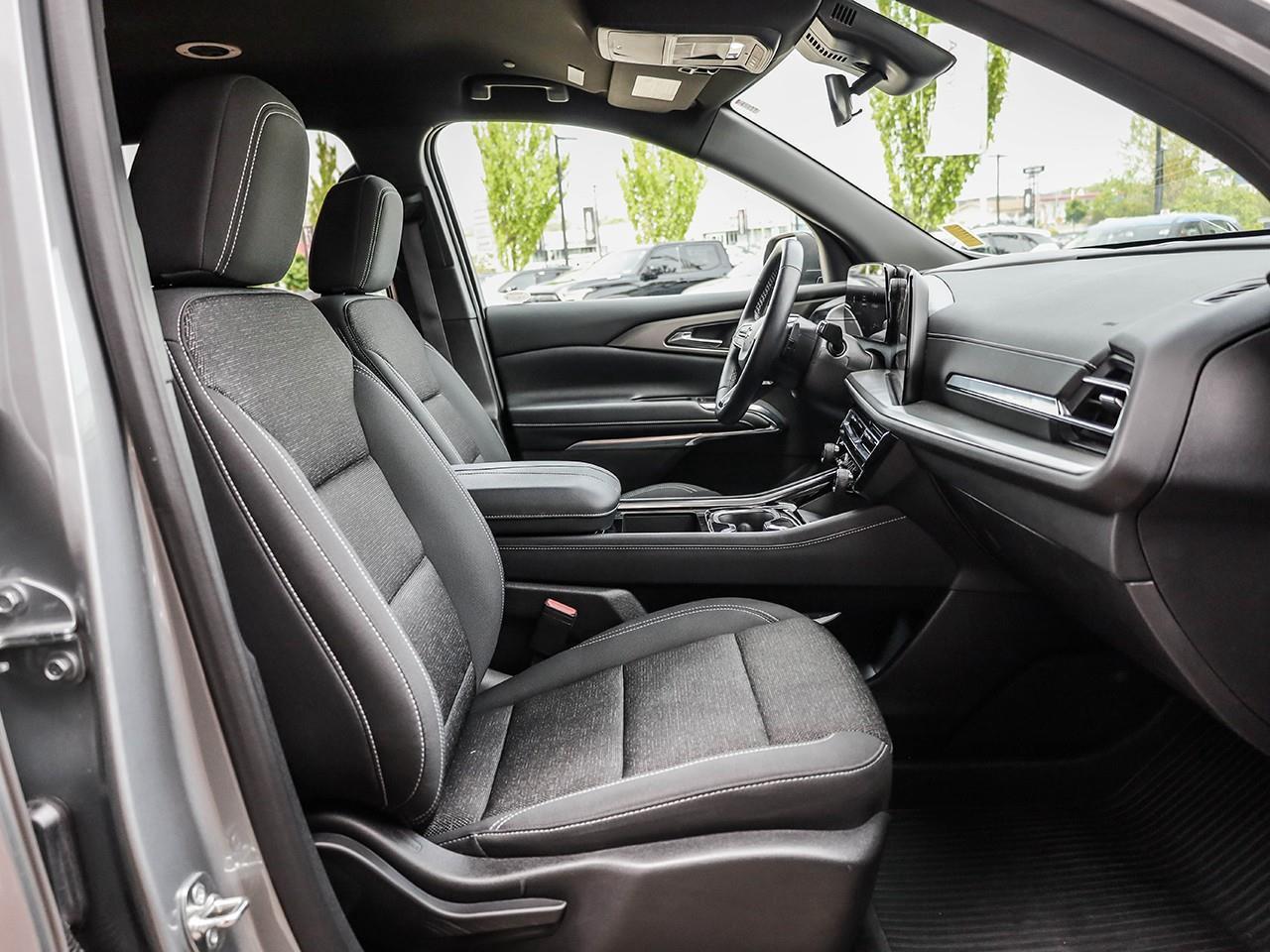 2025 Chevrolet Traverse LT Photo