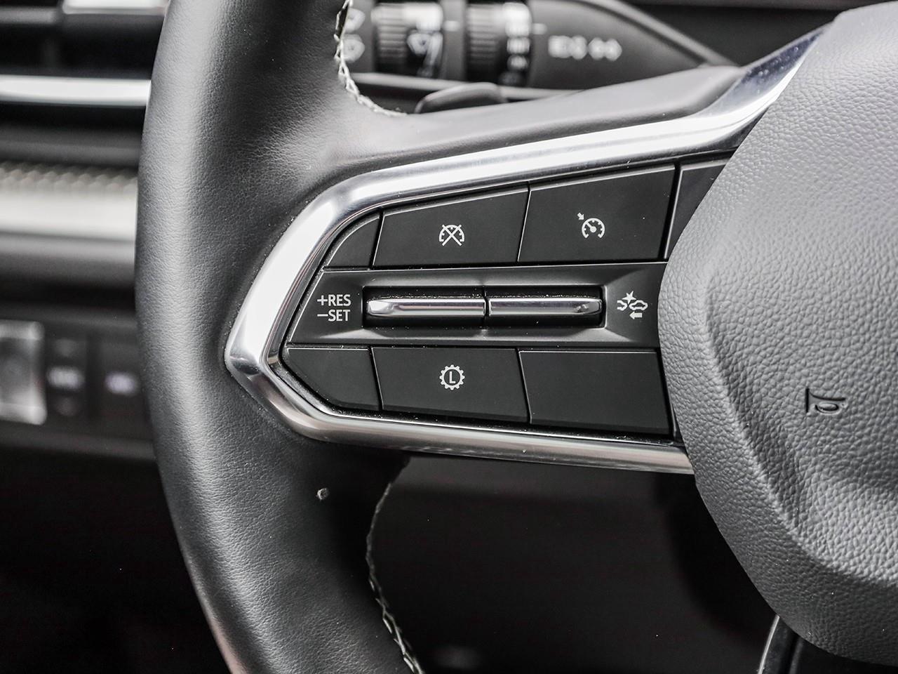 2025 Chevrolet Traverse LT Photo