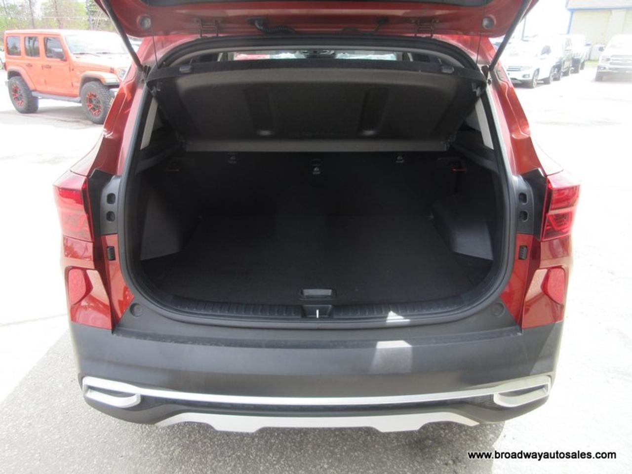 2021 Kia Seltos ALL-WHEEL DRIVE EX-PACKAGE 5 PASSENGER 2.0L - DOHC.. NAVIGATION.. POWER SUNROOF.. LEATHER.. HEATED/AC SEATS.. BACK-UP CAMERA.. BLUETOOTH SYSTEM.. Photo
