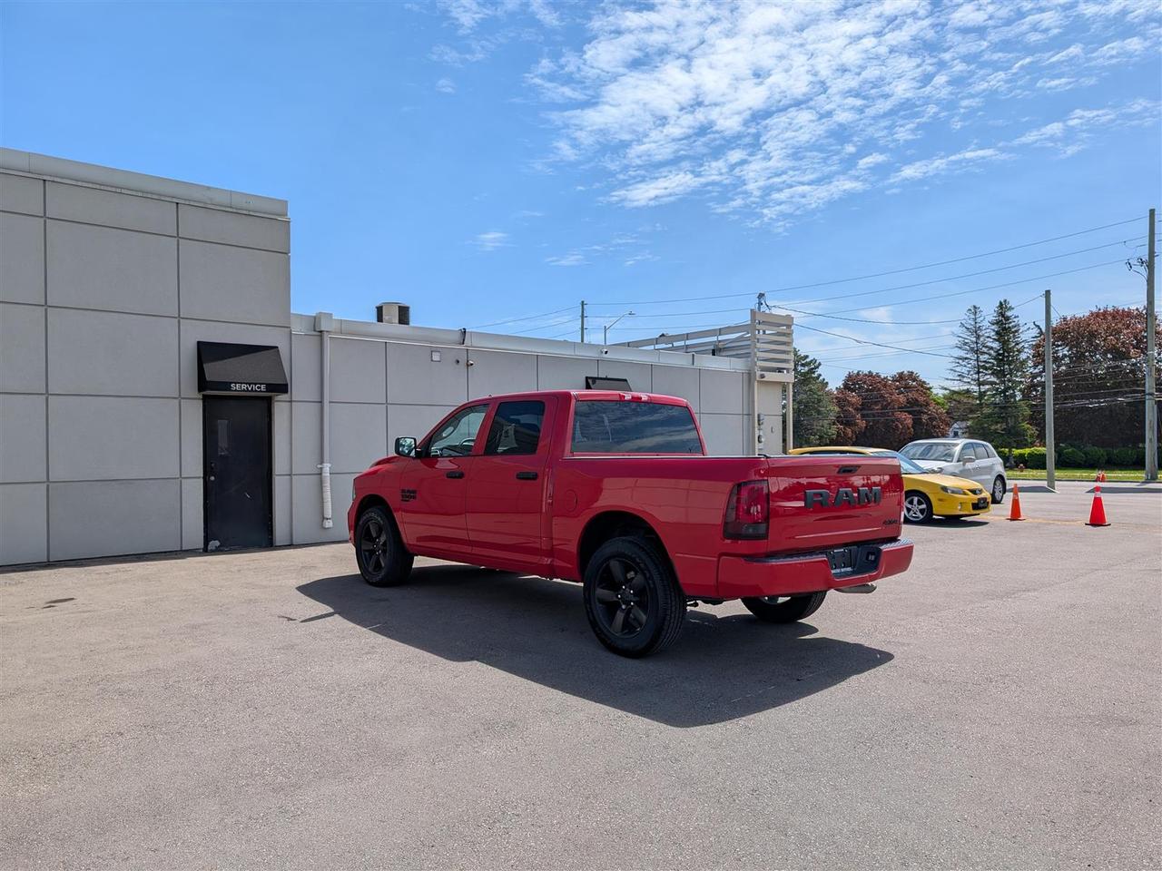 2022 RAM 1500 Classic EXPRESS 4X4 - CREW CAB - REVERSE CAM Photo