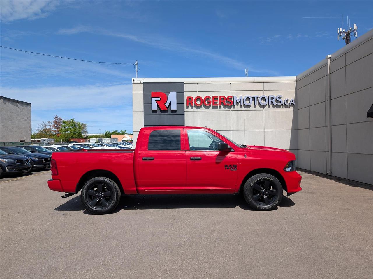 2022 RAM 1500 Classic EXPRESS 4X4 - CREW CAB - REVERSE CAM Photo