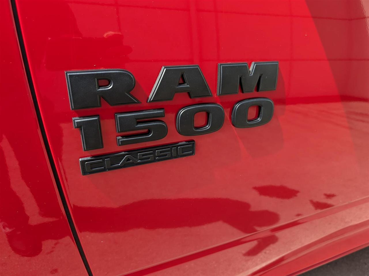 2022 RAM 1500 Classic EXPRESS 4X4 - CREW CAB - REVERSE CAM Photo