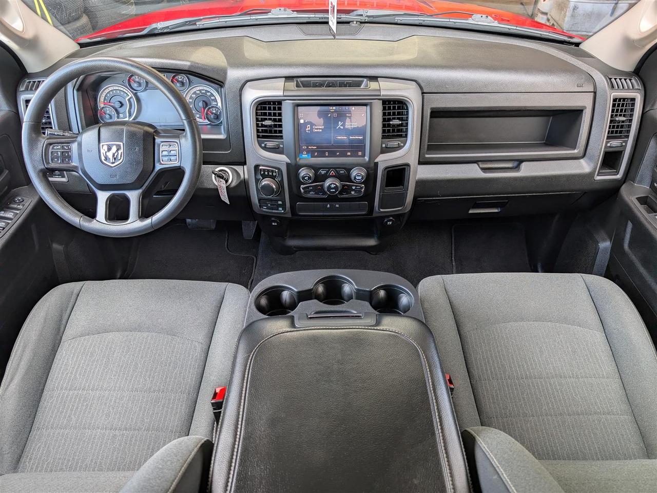 2022 RAM 1500 Classic EXPRESS 4X4 - CREW CAB - REVERSE CAM Photo