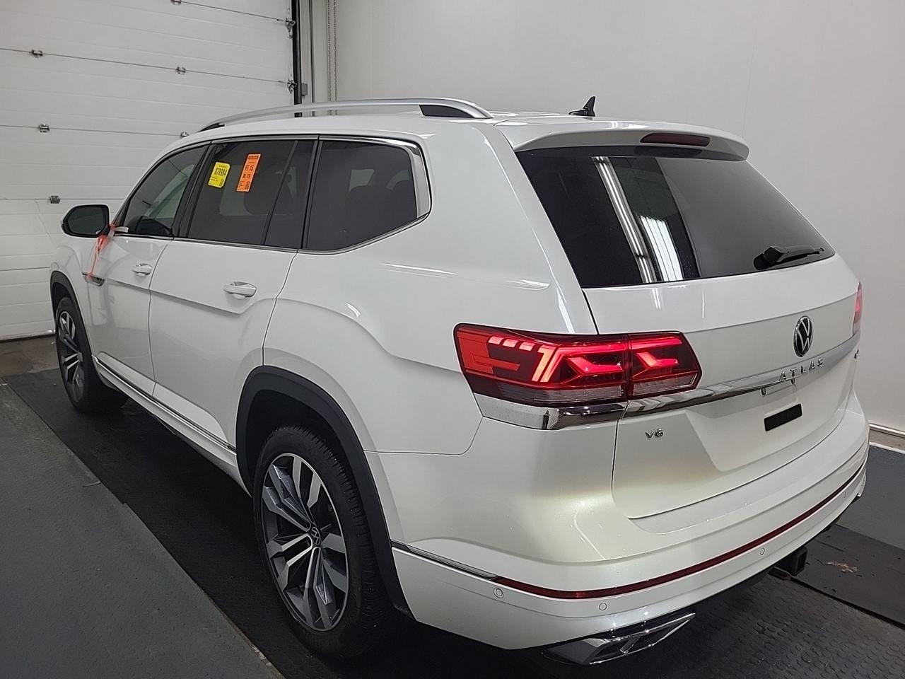 2023 Volkswagen Atlas EXECLINE | RLINE | NO ACCIDENTS | DEALER SERVICED Photo