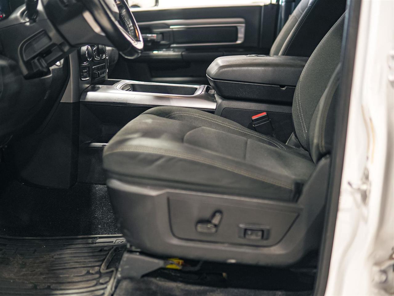2022 RAM 1500 Classic WARLOCK | CREW | 4X4 | SOUND + TECH + PREF PKG Photo